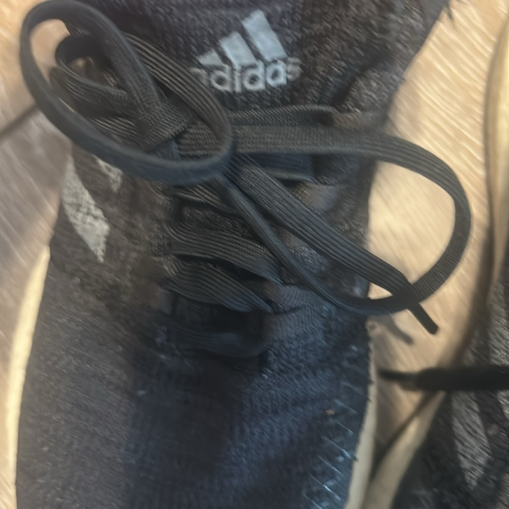 Adidas boys Black Running Shoes 💥 - Picture 2 of 5